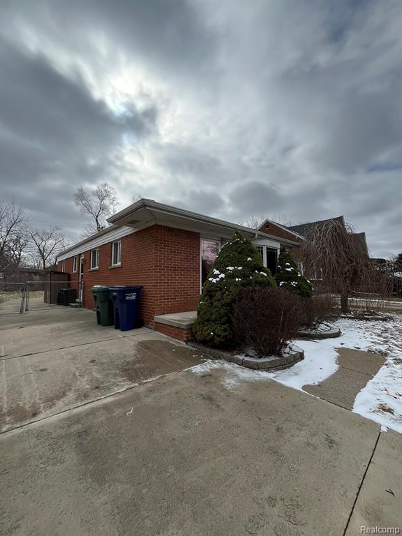 969 HARRISON Boulevard, Lincoln Park, MI 48146 — Photo 2