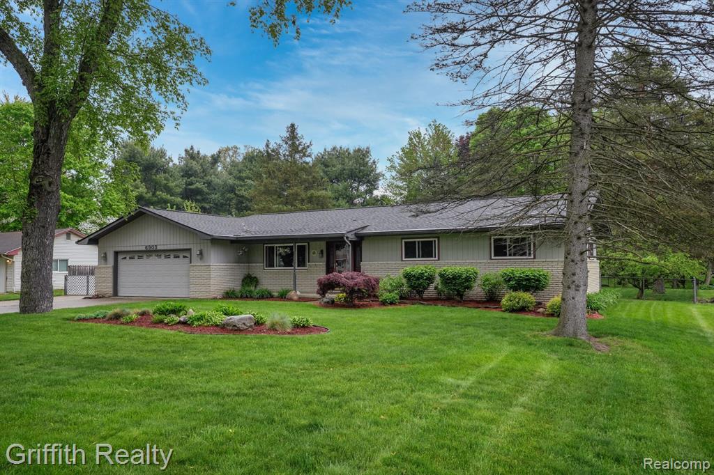 6903 SOMERSET Drive, Brighton, MI 48116 — Photo 3