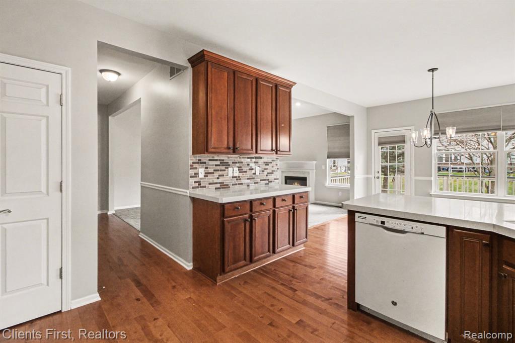 57677 Dakota Drive, New Hudson, MI 48165 — Photo 9