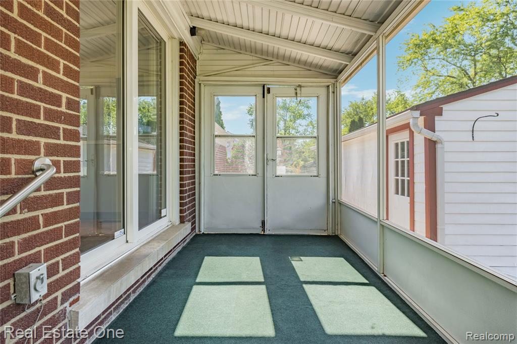 6740 Brockhurst Boulevard, West Bloomfield, MI — Photo 37