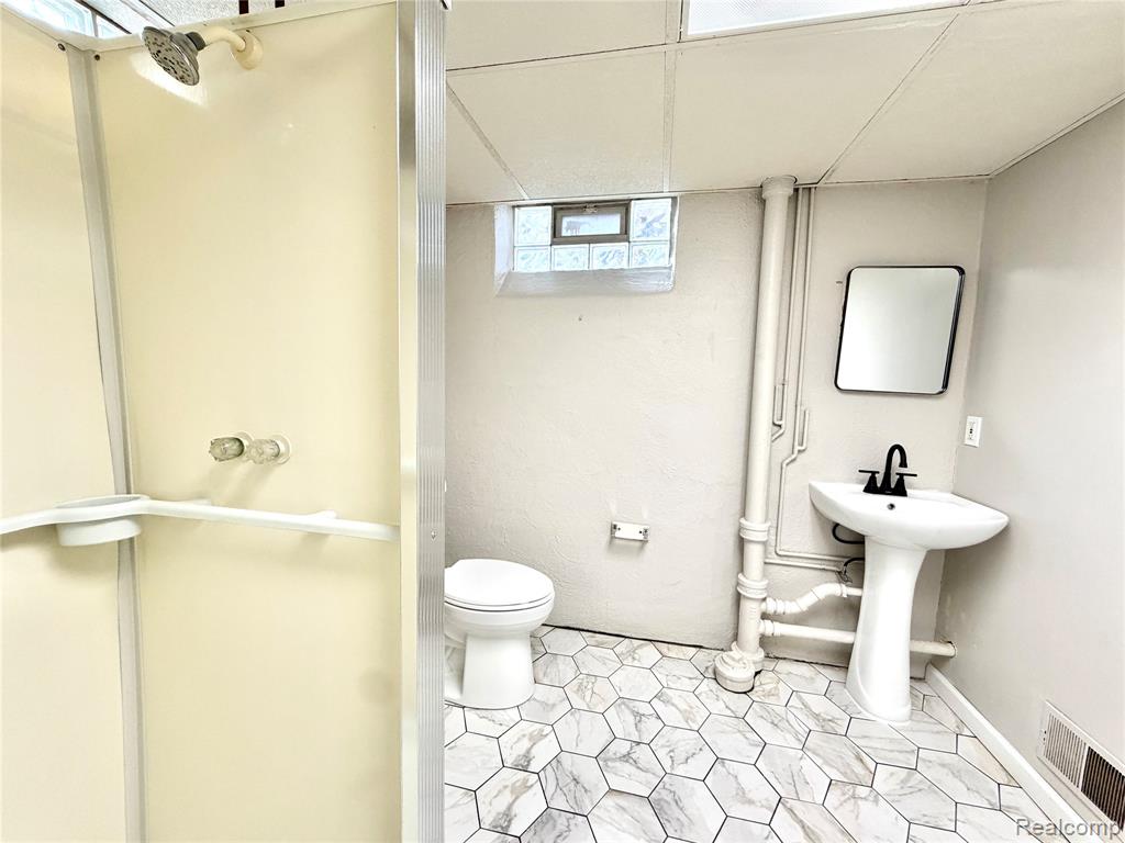18235 Tracey Street, Detroit, MI 48235 — Photo 50