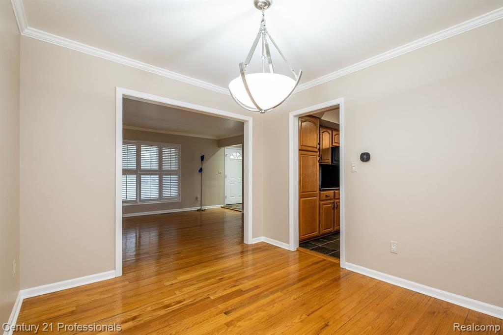 4256 BIEBER Drive, Sterling Heights, MI 48310 — Photo 11