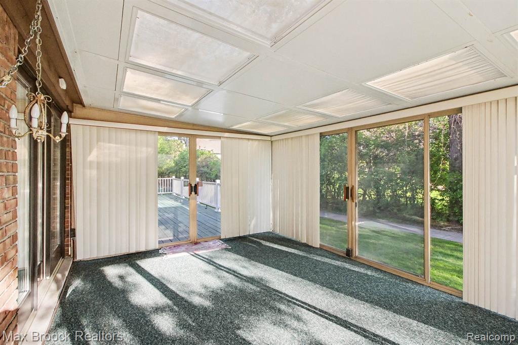 21850 Dover Court, Beverly Hills, MI 48025 — Photo 26