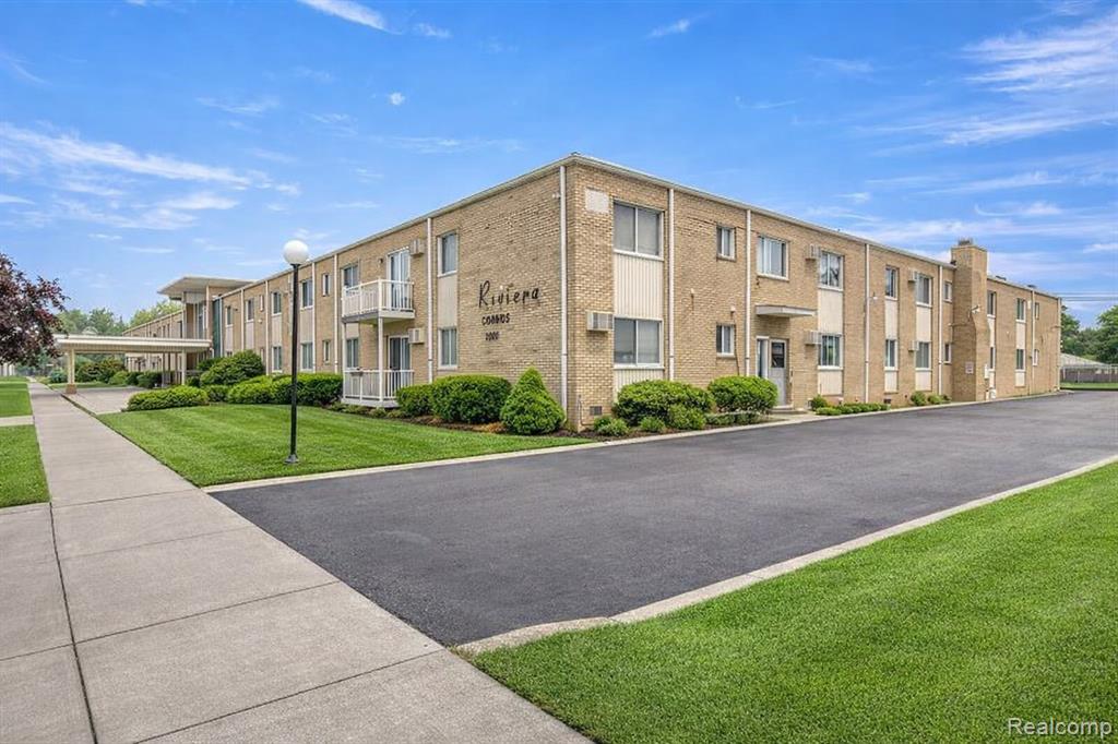 7350 N Inkster Road, 17, Dearborn Heights, MI 48127 — front exterior