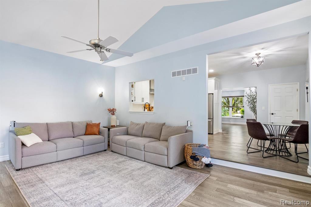 7992 THORNHILL Drive, Ypsilanti, MI 48197 — Photo 17
