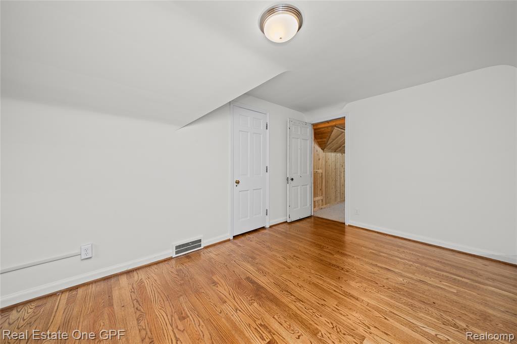 16904 Saint Paul Street, Grosse Pointe, MI 48230 — Photo 33