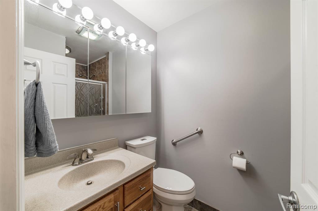 46555 Dequindre Road, Rochester Hills, MI 48307 — Photo 51