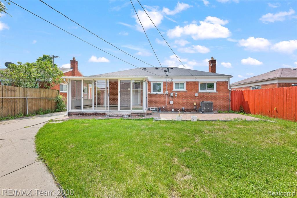6442 Arcola Street, Garden City, MI — Photo 8