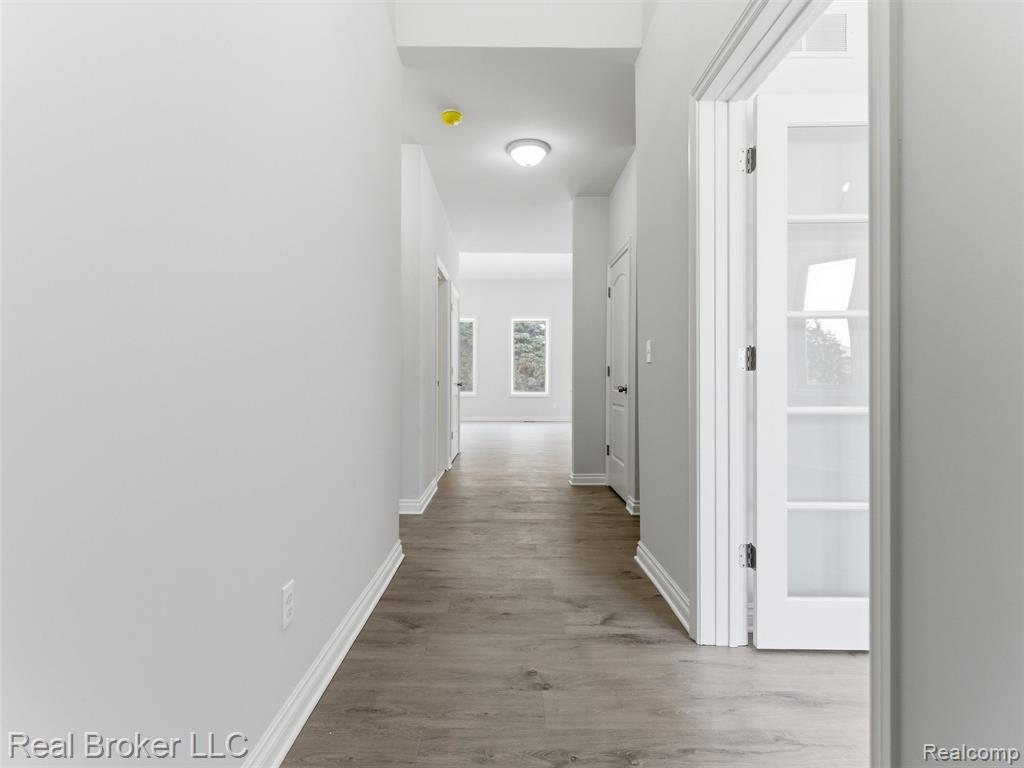 47124 Rosevillage Court, Shelby Twp, MI 48315 — Photo 4