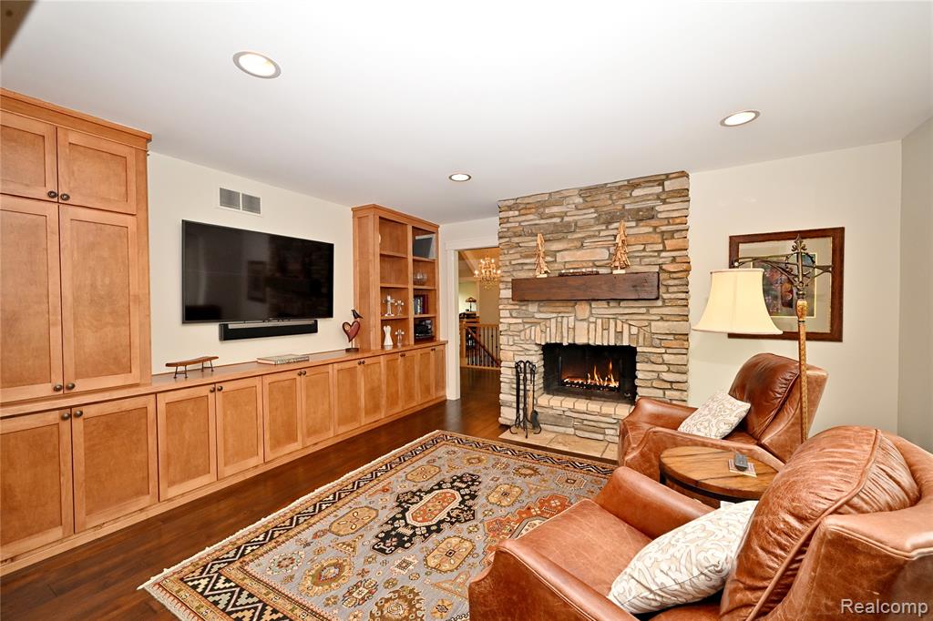 4801 N Harsdale Road, Bloomfield Hills, MI 48302 — Photo 17