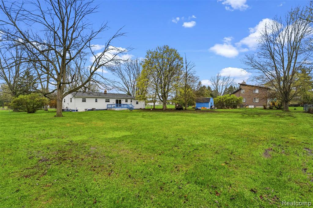 5114 Reid Road, Swartz Creek, MI 48473 — Photo 8