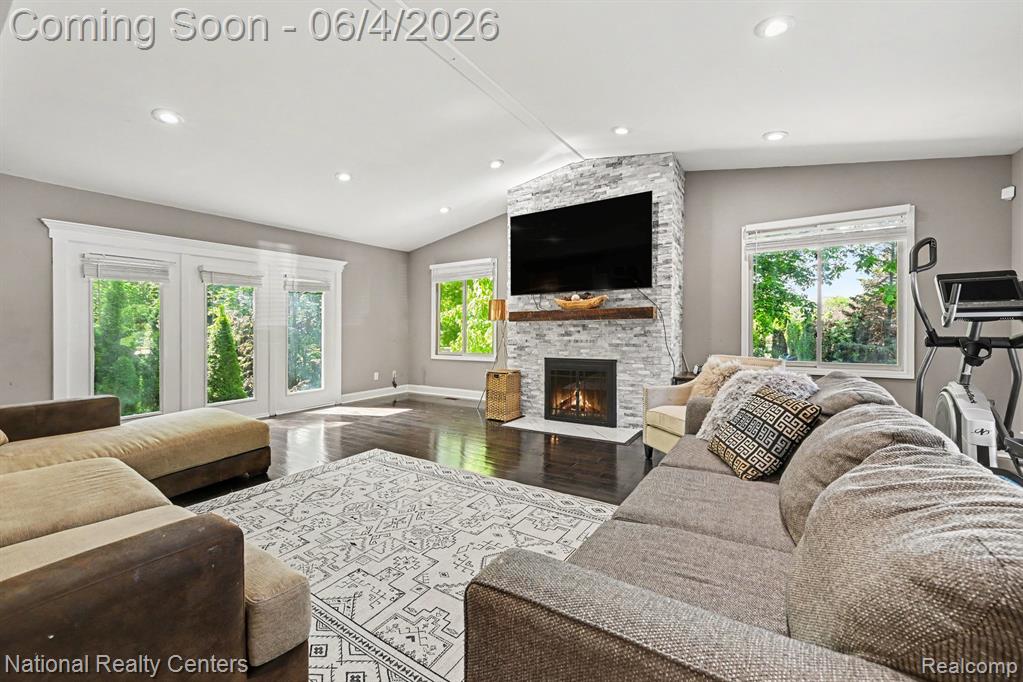 6515 Tamarack Drive, Troy, MI 48098 — Photo 5