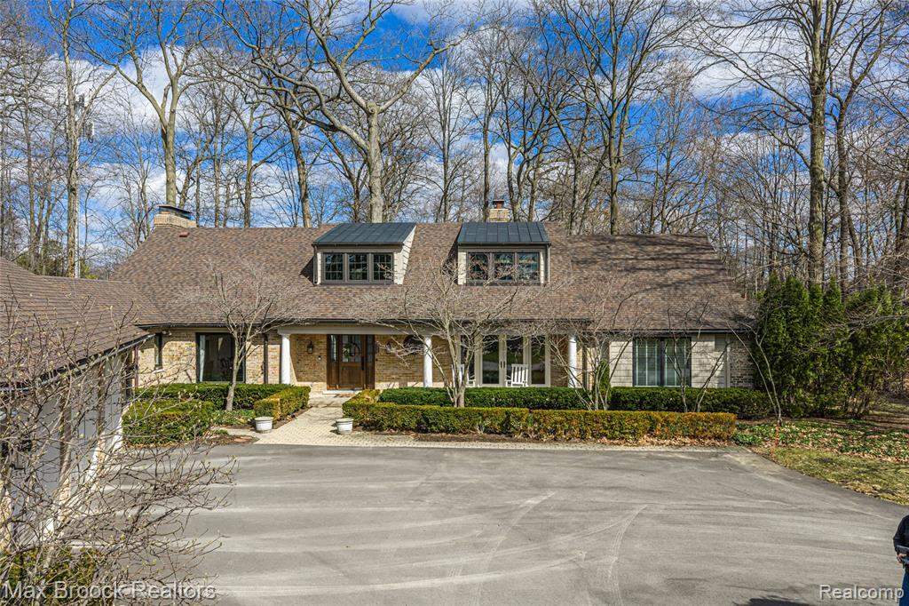 5275 Brookdale Road, Bloomfield Hills, MI 48304 — front exterior