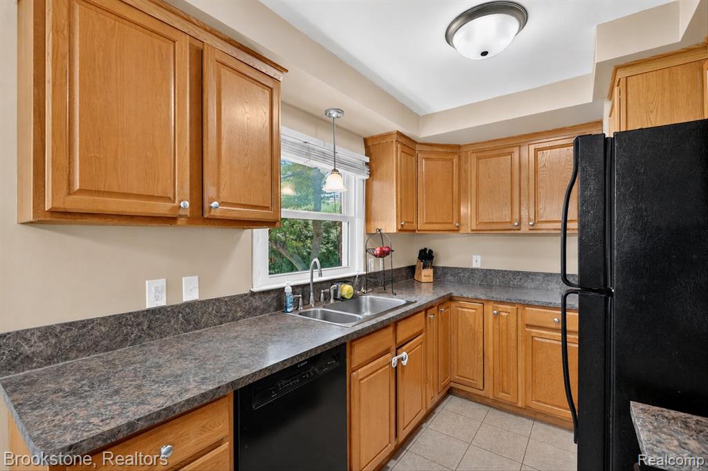 23784 Linne Street, Clinton Twp, MI 48035 — Photo 12