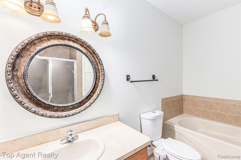 7087 Moore Court, Shelby Twp, MI 48317 — Photo 10