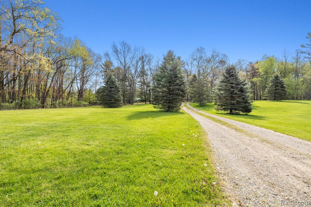 2700 N Hacker Road, Howell, MI 48855 — Photo 5