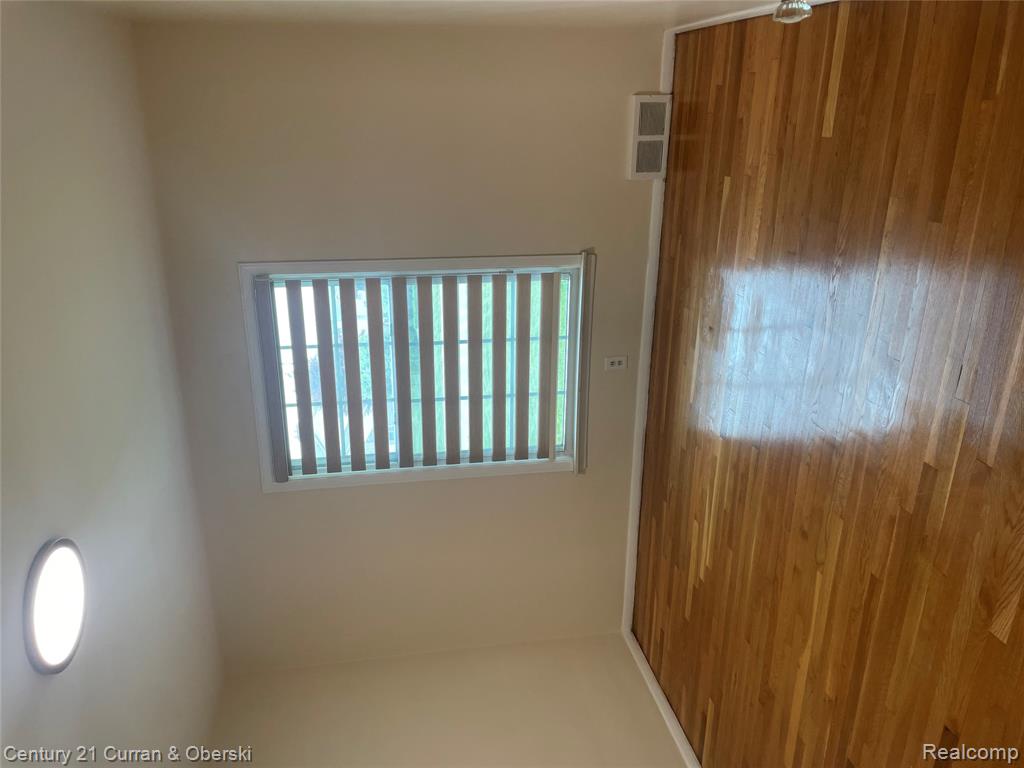621 Crescent Drive, Dearborn, MI 48124 — Photo 12