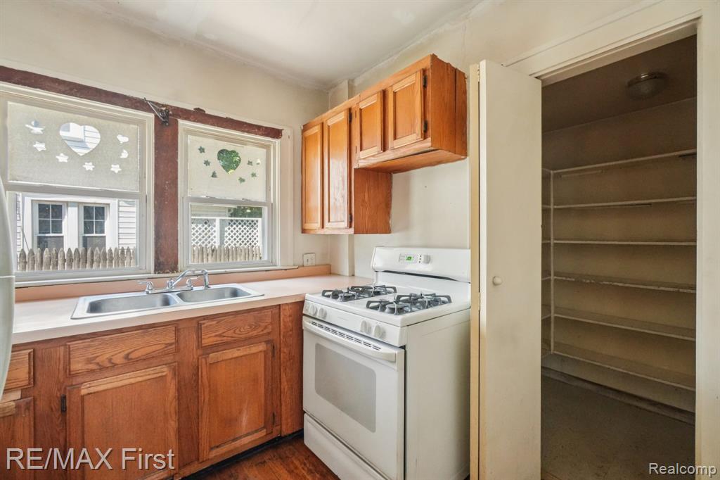 2931 Auburn Road, Auburn Hills, MI 48326 — Photo 8