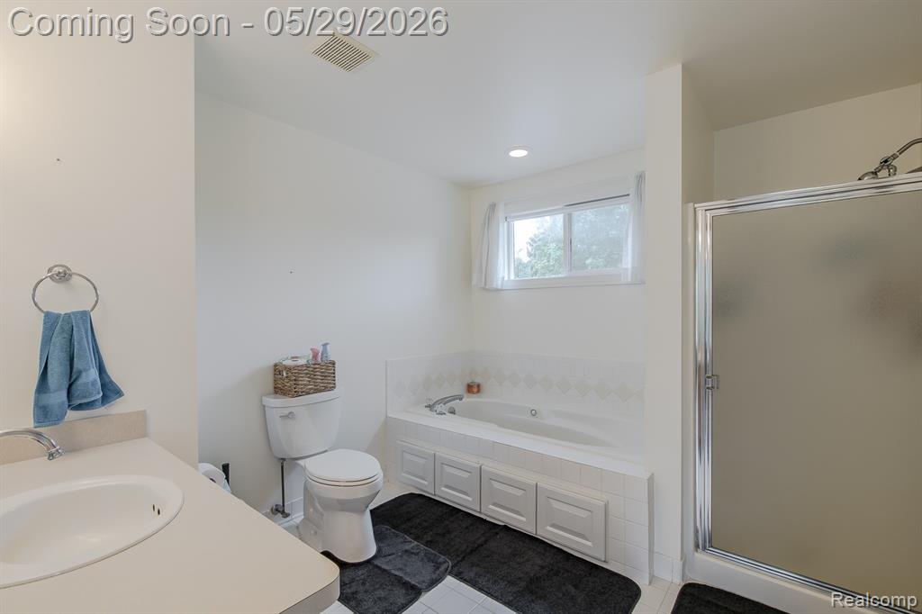 2241 Elkridge Circle, Highland, MI 48356 — Photo 32