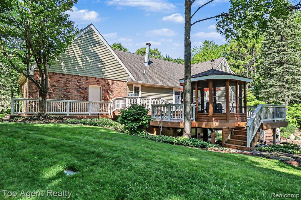 2411 Farmbrook Trail, Oxford, MI 48370 — Photo 27