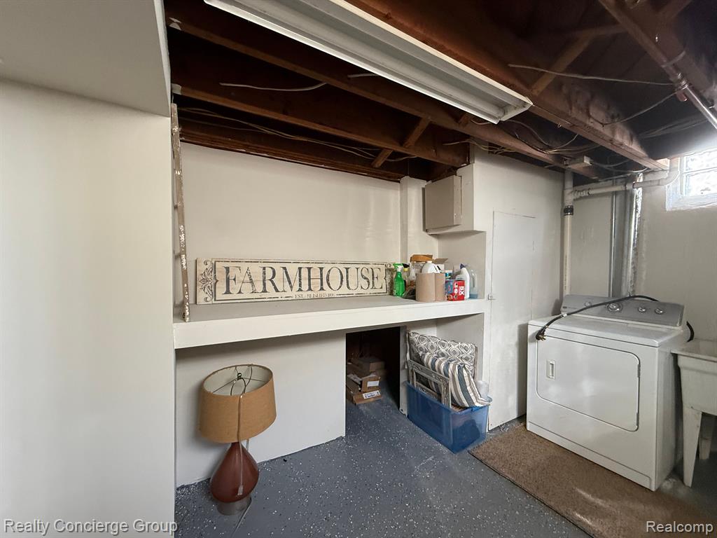 400 N LEONA Avenue, Garden City, MI — Photo 37