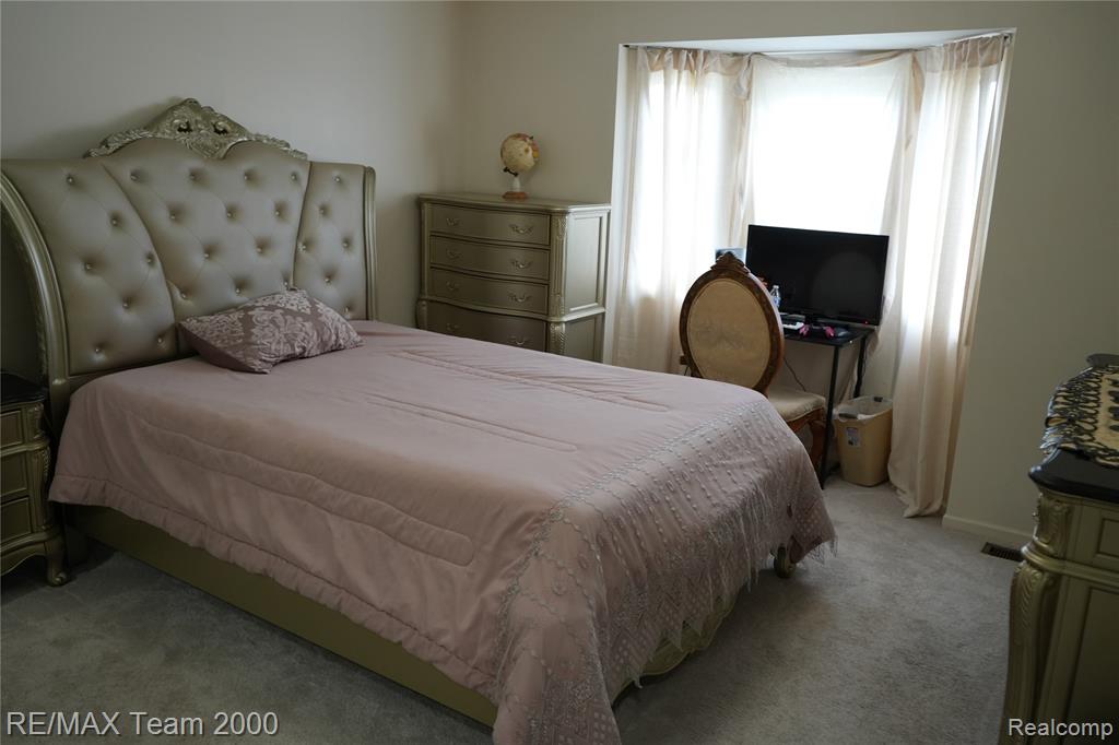 6426 Chase Road, Dearborn, MI 48126 — Photo 20