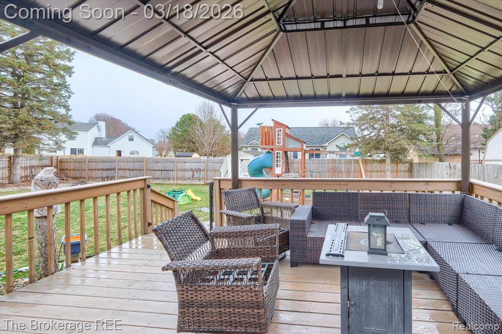 6047 Hearthside Place, Grand Blanc, MI 48439 — Photo 4