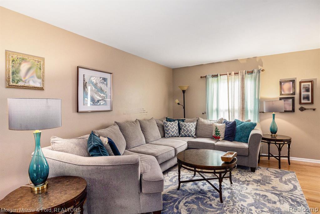 5010 Parview Drive, Clarkston, MI — Photo 4