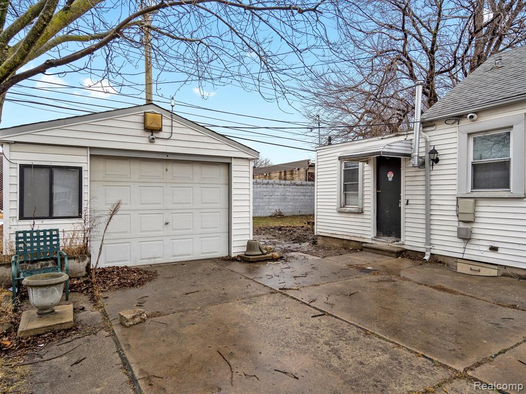 23409 CARLISLE Avenue, Hazel Park, MI 48030 — Photo 7