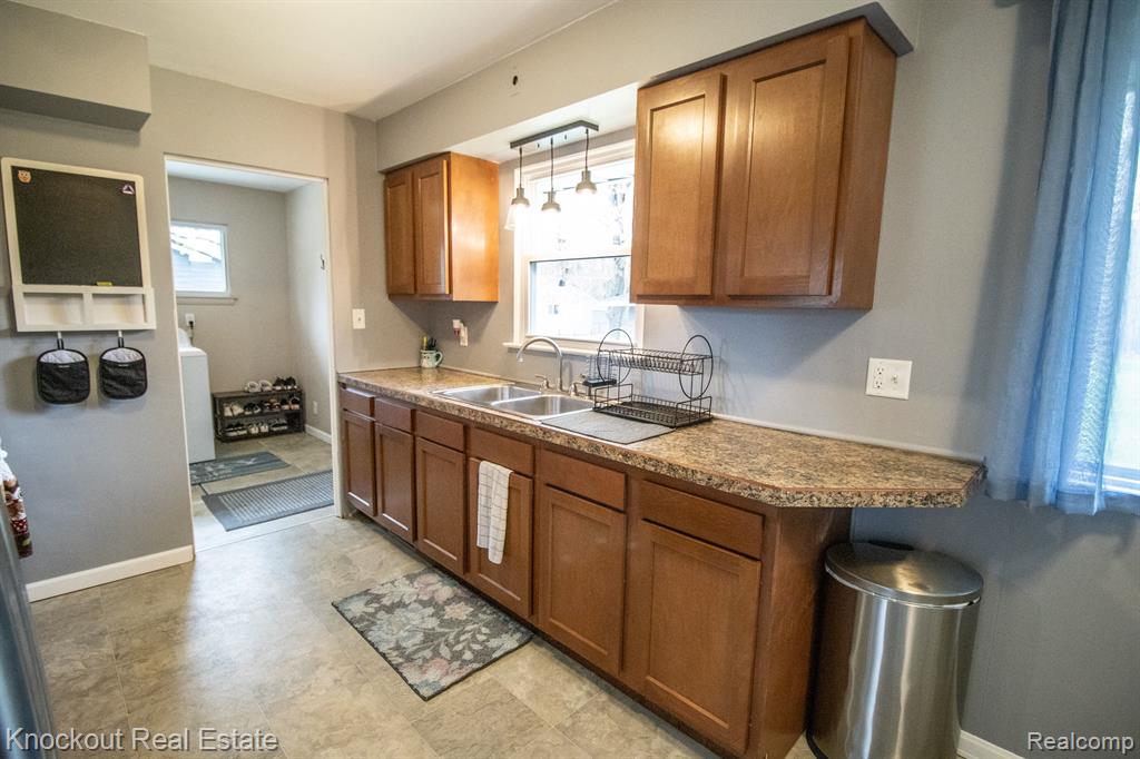 5453 TOWNLINE Road, Birch Run, MI 48415 — Photo 9