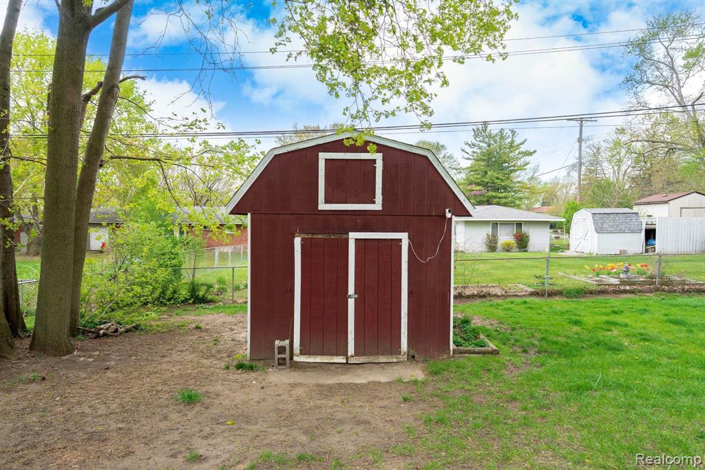 779 JOYCEIL Drive, Waterford, MI 48328 — Photo 10