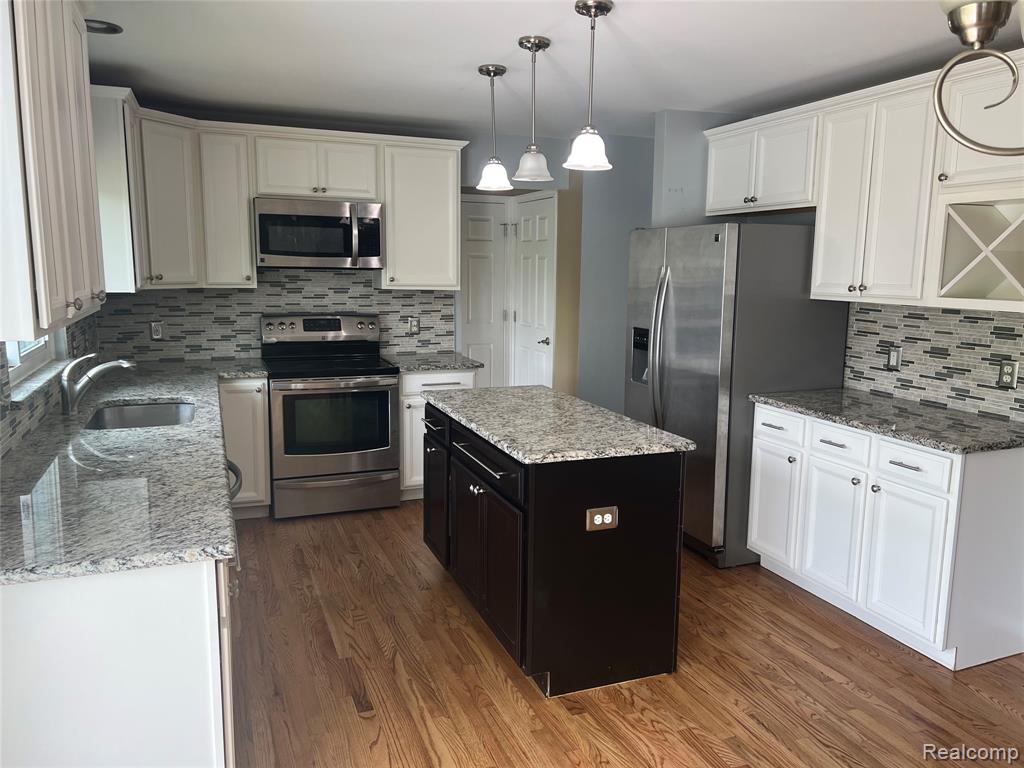 7753 Turrillium Lane, Waterford, MI 48327 — Photo 6