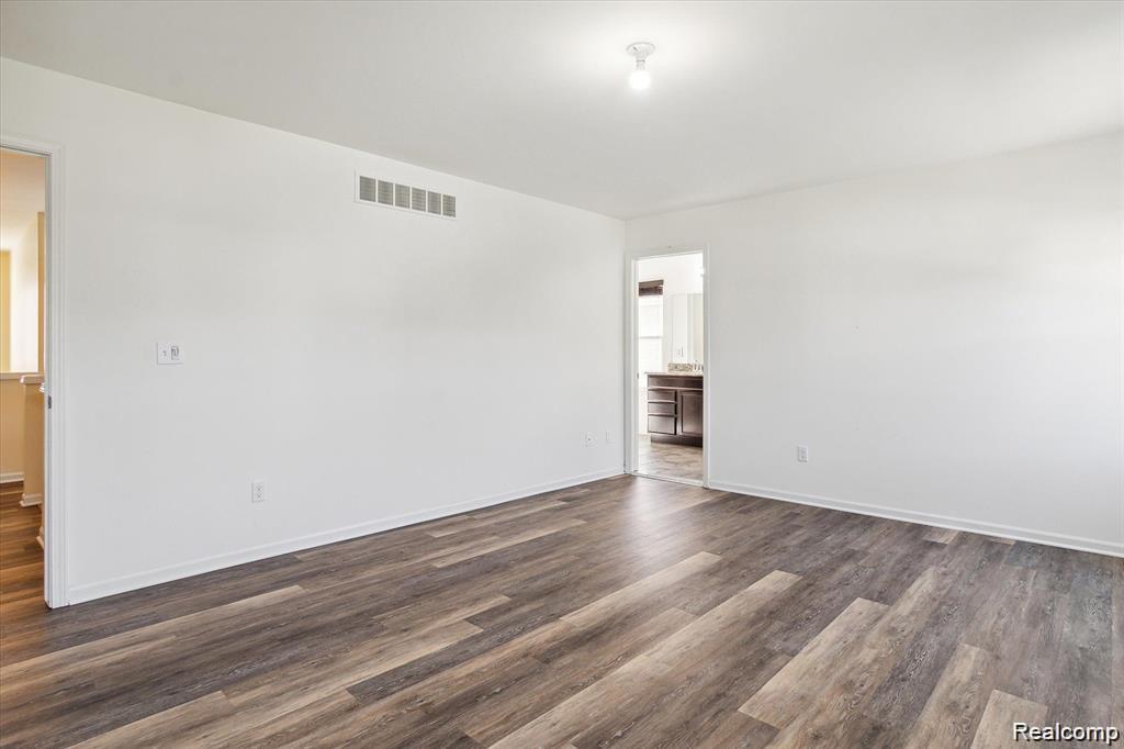 579 Fletcher Street, Wixom, MI — Photo 25