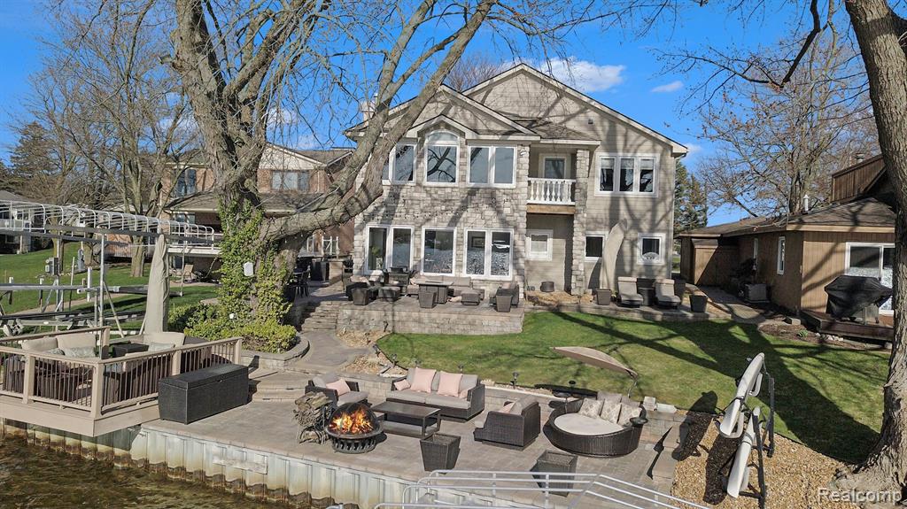 8460 WOODLAND SHORE Drive, Brighton, MI 48114 — Photo 9
