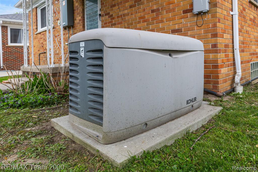 7275 Colonial Street, Dearborn Heights, MI 48127 — Photo 29