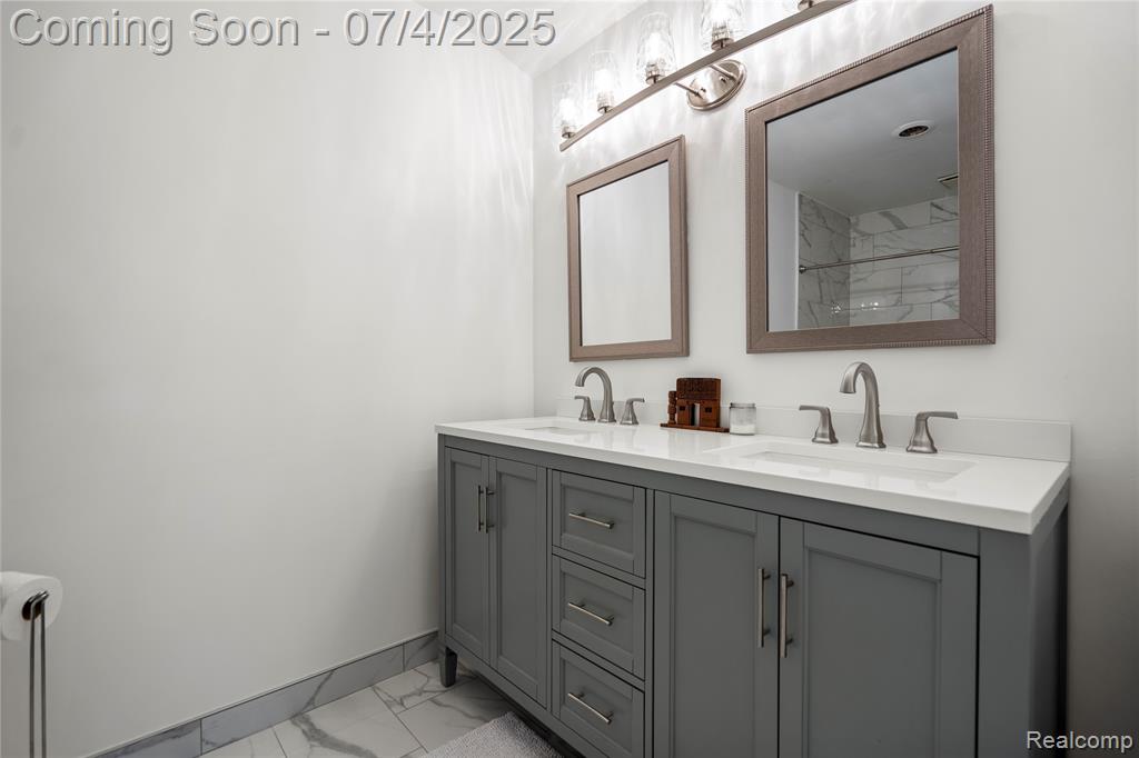 938 Brookwood Lane E, Rochester, MI 48309 — Photo 30