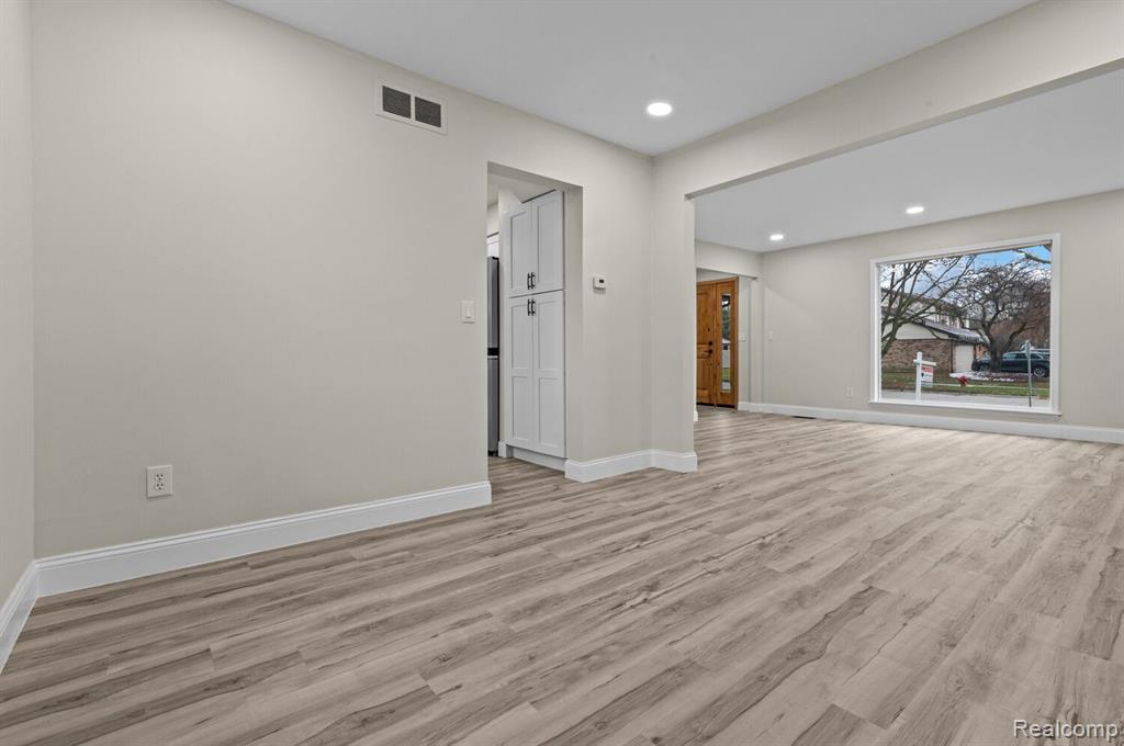 7451 ADMIRALTY Drive, Canton, MI 48187 — Photo 10