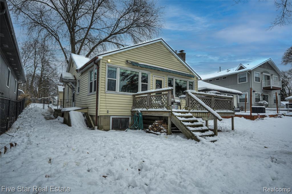 8421 Lagoon Street, Commerce Twp, MI 48382 — Photo 3