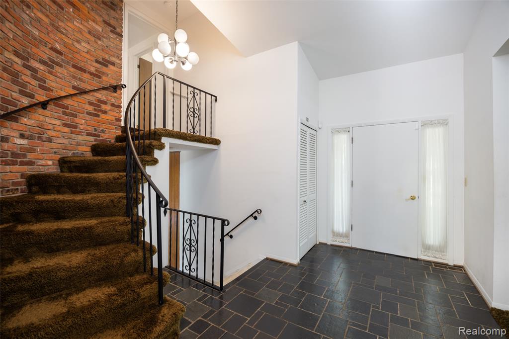 19646 Wilshire Boulevard, Beverly Hills, MI 48025 — Photo 5