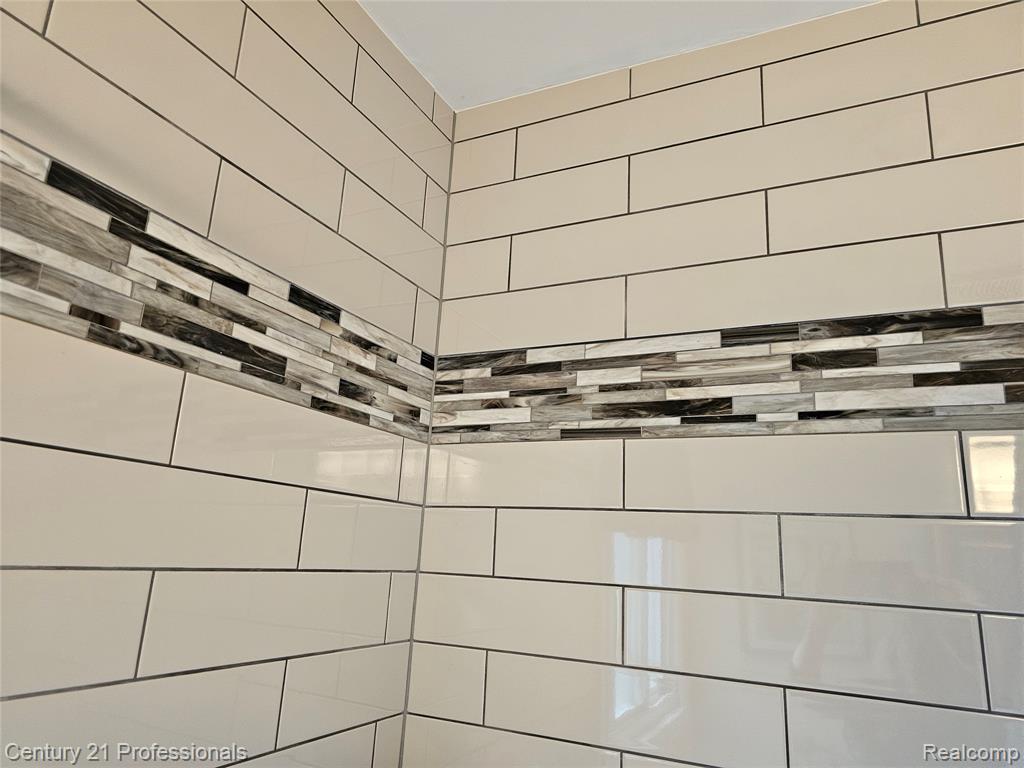 8876 Robindale, Redford, MI 48239 — Photo 17