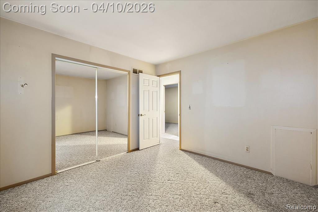 19246 Todd Drive, Clinton Twp, MI 48038 — Photo 16