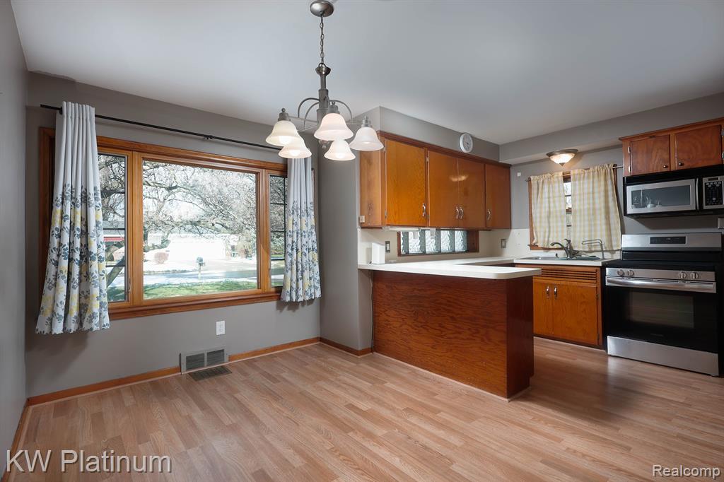 541 Cloverlawn Street, East China, MI — Photo 6
