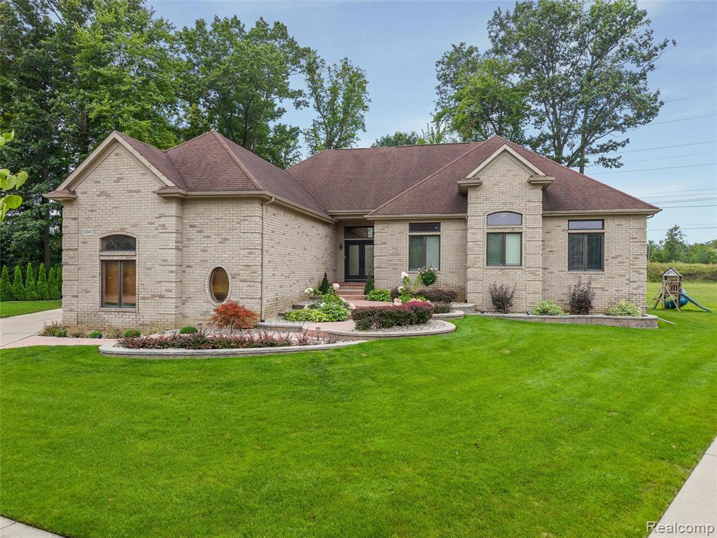52041 Loon Court, Shelby Twp, MI 48315 — Photo 41
