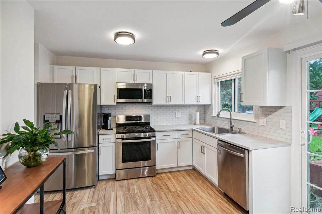 41551 HAMLIN Street, Belleville, MI 48111 — Photo 11
