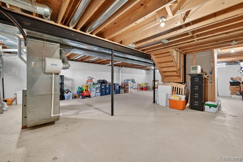 1112 Vernier Road, Grosse Pointe Woods, MI 48236 — Photo 37