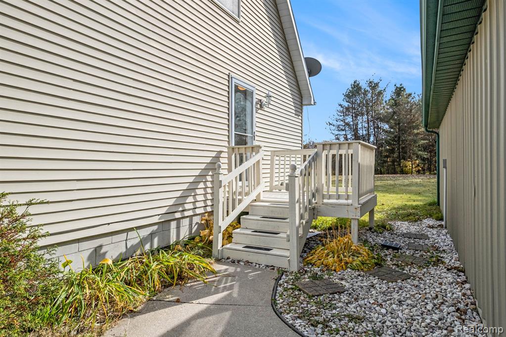 509 Miller Lake Rd, Columbiaville, MI 48421 — Photo 29