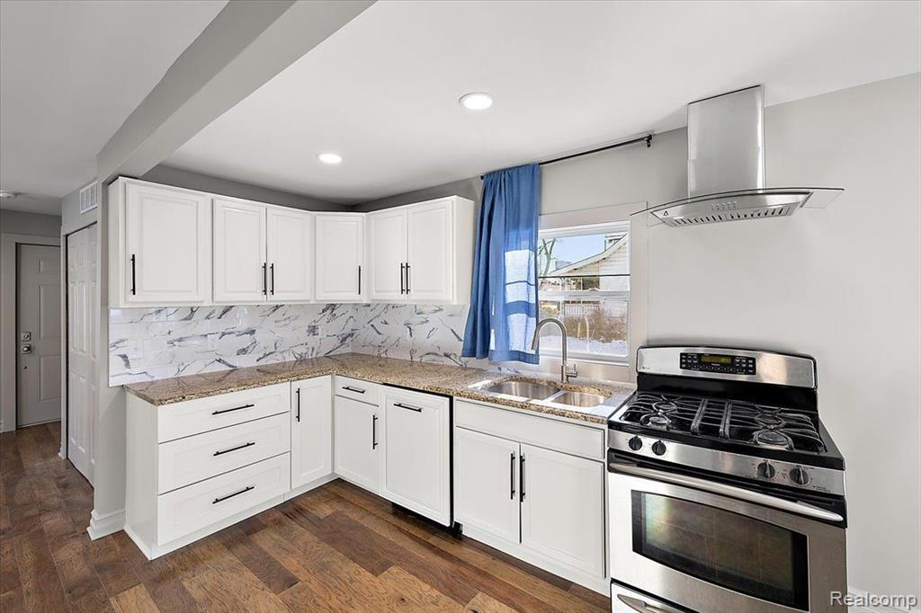 20817 Parkside Boulevard, Ferndale, MI 48220 — Photo 11