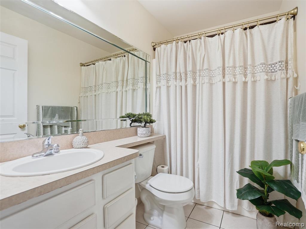 12410 Noonan Court, Utica, MI 48315 — Photo 7