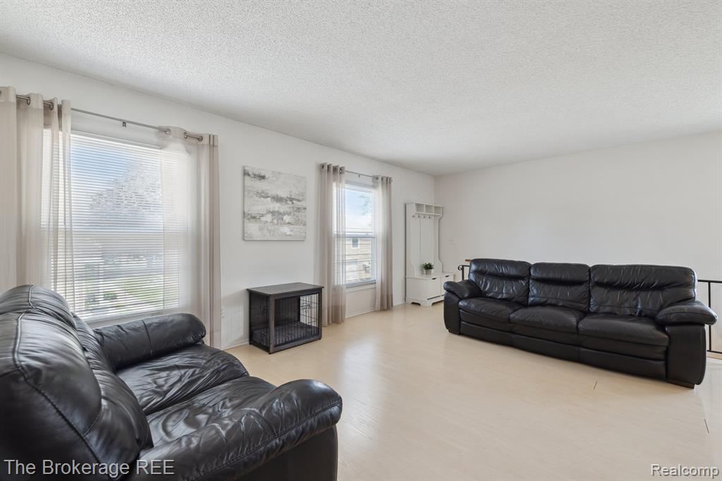 9451 Parkwood N, Davison, MI 48423 — Photo 14