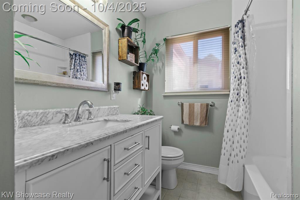 8644 Independence Drive, Sterling Heights, MI 48313 — Photo 14